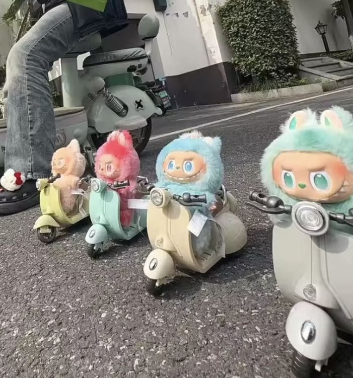 <em>Nathaniel AM</em>